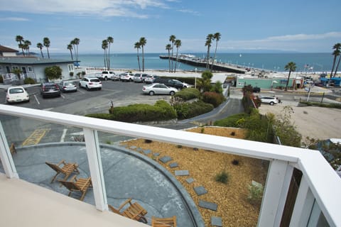 Beach House Suite | Hypo-allergenic bedding, individually decorated, individually furnished