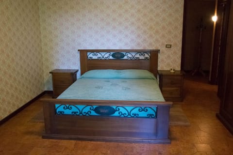 Double or Twin Room (2) | Free cribs/infant beds, free WiFi, bed sheets