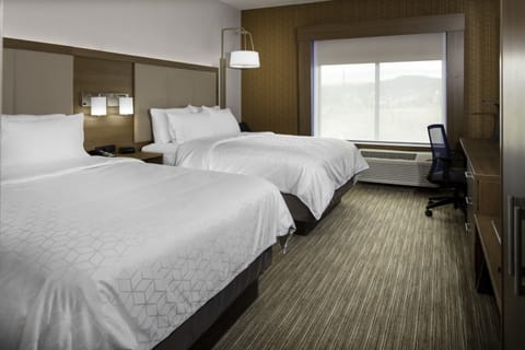 Premium bedding, pillowtop beds, in-room safe, desk