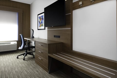 Premium bedding, pillowtop beds, in-room safe, desk