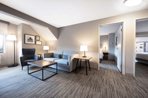 Suite, 1 King Bed | 1 bedroom, premium bedding, down comforters, pillowtop beds