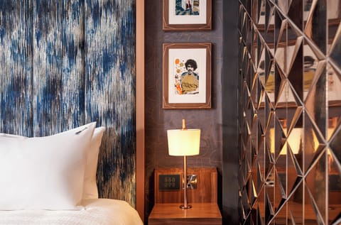 Egyptian cotton sheets, premium bedding, in-room safe, desk