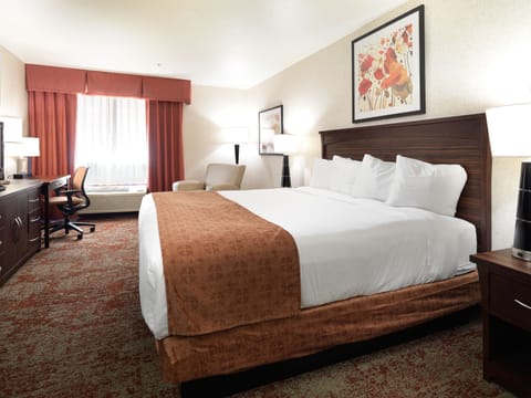 Premium bedding, in-room safe, desk, laptop workspace