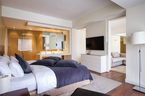 Premium Suite | Premium bedding, memory foam beds, minibar, in-room safe