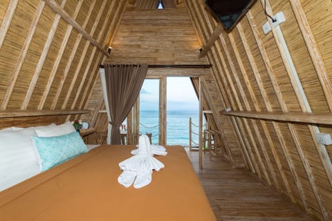 Romantic Studio Suite, Sea View | In-room safe, blackout drapes, iron/ironing board, bed sheets