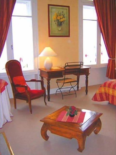 Superior Suite | Desk, iron/ironing board, free WiFi