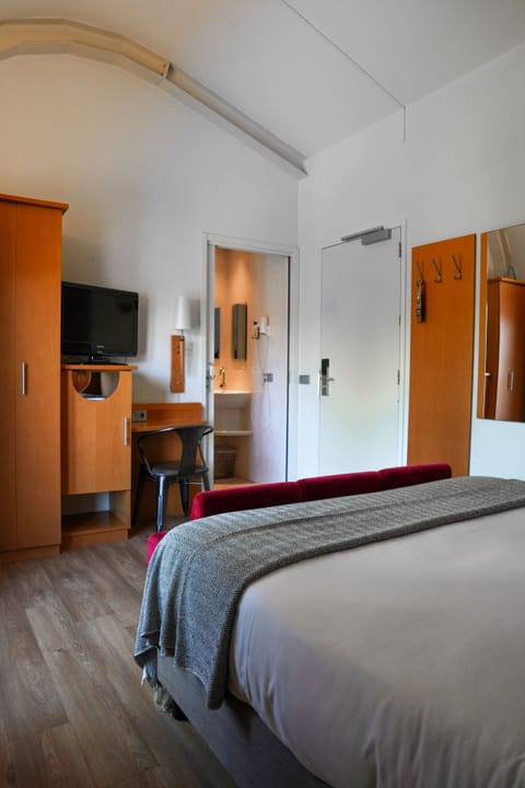 Luxury Double Room | Desk, iron/ironing board, free WiFi