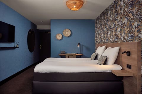 Comfort Double Room | Minibar, desk, blackout drapes, free WiFi