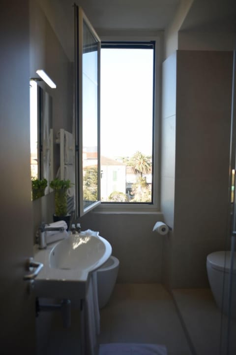 Double or Twin Room, Sea View | Bathroom | Free toiletries, hair dryer, bidet, towels