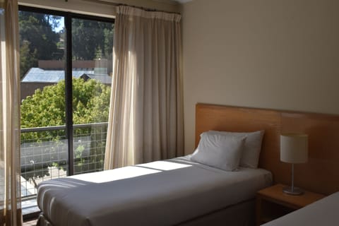 Standard Double Room, 2 Twin Beds | Premium bedding, minibar, in-room safe, blackout drapes