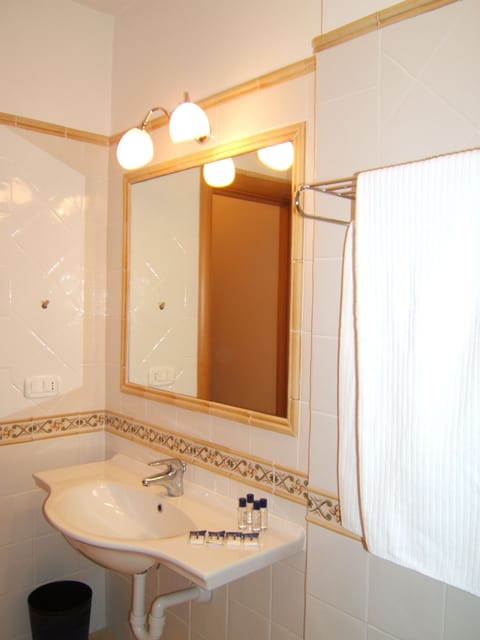 Apartment, Balcony | Bathroom | Hair dryer, bidet, towels