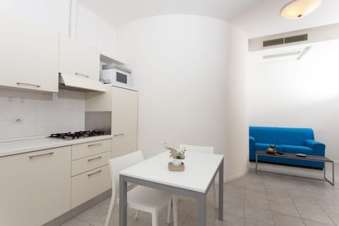 Apartment, 2 Bedrooms | Private kitchen