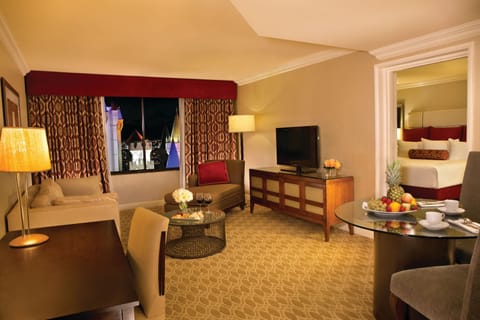 Royal Luxury Suite | Premium bedding, in-room safe, desk, iron/ironing board