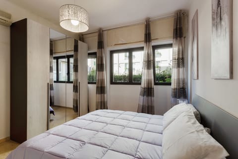 Apartment, 1 Bedroom | 1 bedroom, iron/ironing board, free WiFi