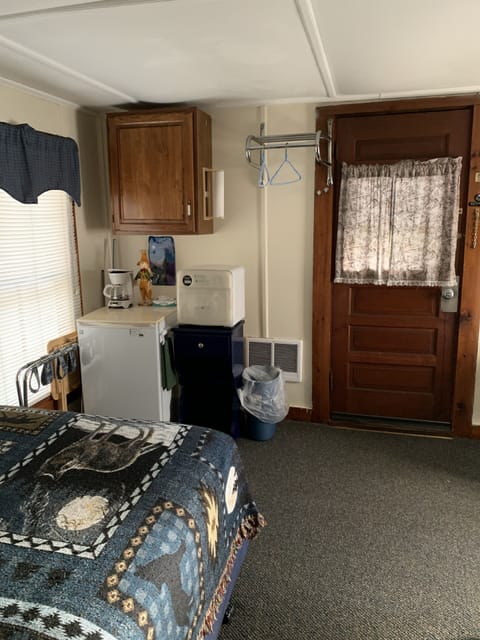 Studio (Timberland - Cottage #11) | Individually decorated, individually furnished, free WiFi, bed sheets