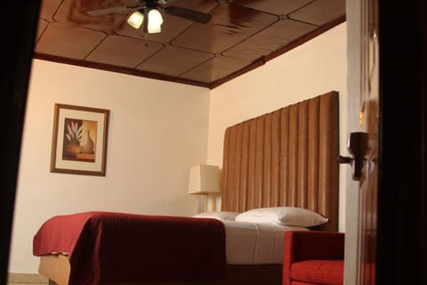 Comfort Double Room, 1 King Bed | Individually decorated, individually furnished, soundproofing