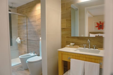 Master Eco Twin | Bathroom | Free toiletries, hair dryer, bidet, towels