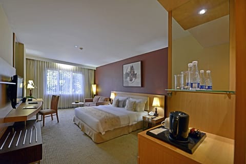 Grand Double Room | In-room safe, desk, blackout drapes, soundproofing