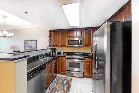 Apartment, 1 Bedroom | Private kitchen | Oven