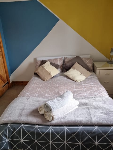 Double Room, Lake View, Shared Bathroom | Iron/ironing board, free WiFi