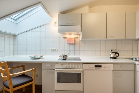 Apartment, 2 Bedrooms, Non Smoking, Pets Allowed (Rindalbhorn) | Private kitchen