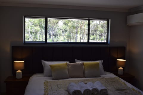 Deluxe Double or Twin Room, Accessible, Garden View | Soundproofing, free WiFi, bed sheets