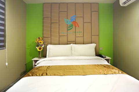 Select Comfort beds, minibar, in-room safe, individually decorated