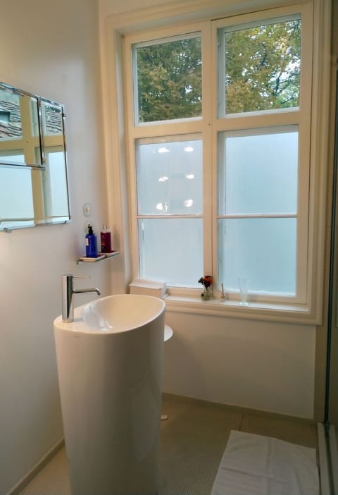 Double or Twin Room, Shared Bathroom | Bathroom | Shower, towels