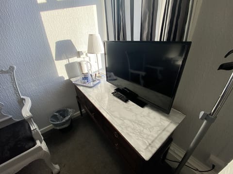 Room 7 | Individually decorated, individually furnished, free WiFi, bed sheets