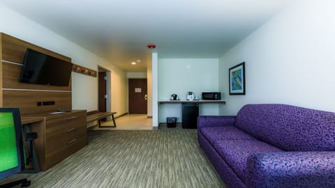 Suite, 1 Bedroom | Premium bedding, in-room safe, desk, iron/ironing board