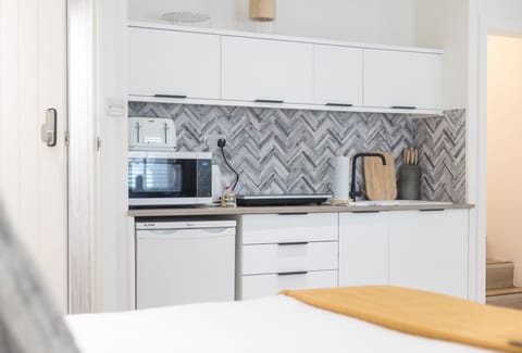 Deluxe Studio, Ensuite (Ianto - Studio 10 ) | Private kitchen