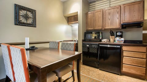 Suite, 2 Bedrooms, Accessible | Private kitchen | Microwave, stovetop, dishwasher, coffee/tea maker