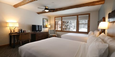 Lodge 2 Queens Guestroom | Iron/ironing board, free cribs/infant beds, rollaway beds, bed sheets