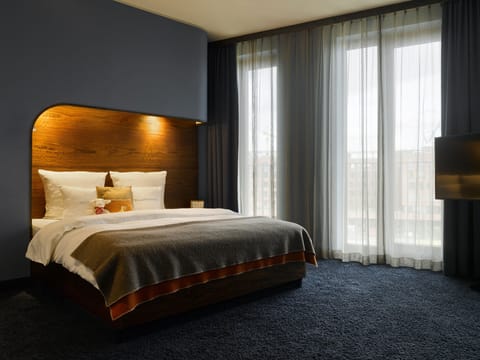 Extra Large | Premium bedding, down comforters, free minibar, in-room safe