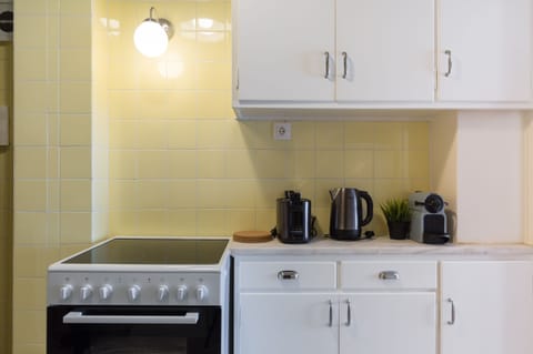 Apartment | Private kitchen | Full-size fridge, oven, stovetop, espresso maker