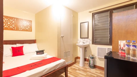 Double Room | Desk, free WiFi, bed sheets