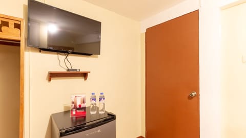 Double Room | Desk, free WiFi, bed sheets