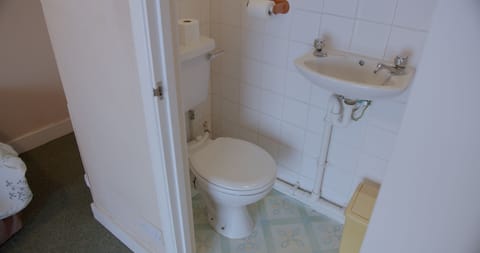 Basic Single Room, Ensuite (Room 1) | Bathroom