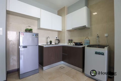 Elite Apartment, 2 Bedrooms | Private kitchen | Fridge, stovetop, cookware/dishes/utensils, cleaning supplies