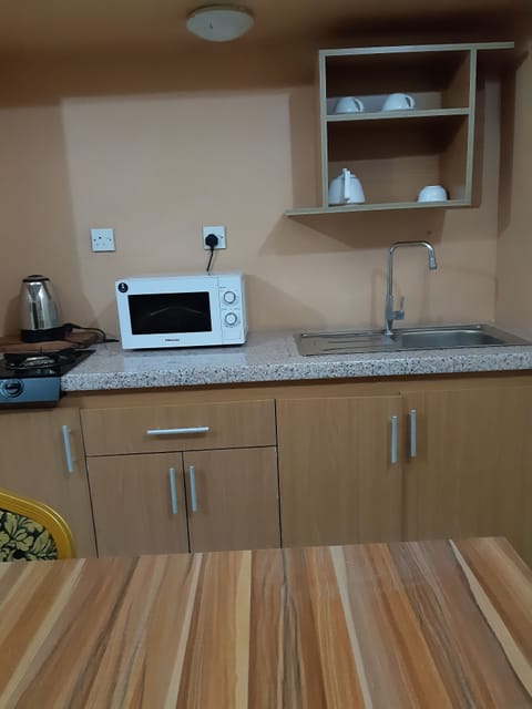 Junior Apartment, 1 Bedroom | Private kitchen | Microwave, cookware/dishes/utensils