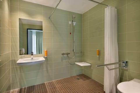 Standard Room (Barrier Free) | Bathroom shower