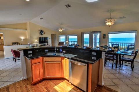 Comfort House, 3 Bedrooms, Beach View (Beach House) | Private kitchen | Full-size fridge, microwave, oven, dishwasher