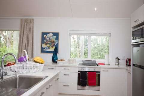 Birdsong Retreat | Private kitchen | Full-size fridge, microwave, stovetop, espresso maker