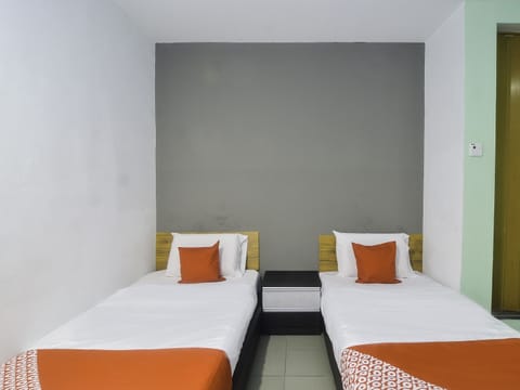 Deluxe Twin Room | Free WiFi, bed sheets