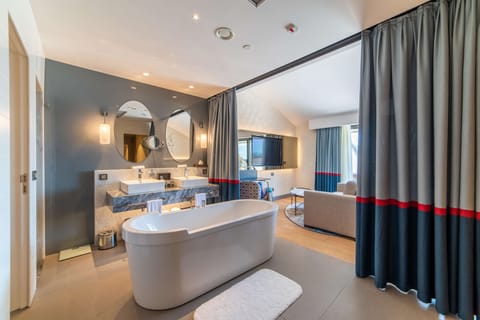 Penthouse, Jetted Tub | Bathroom | Shower, hydromassage showerhead, eco-friendly toiletries, hair dryer