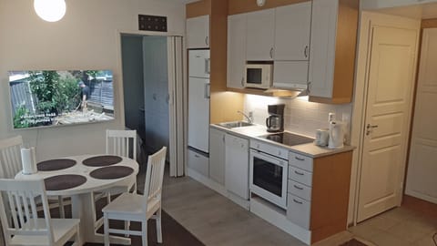 Apartment | Private kitchen | Fridge, microwave, oven, stovetop
