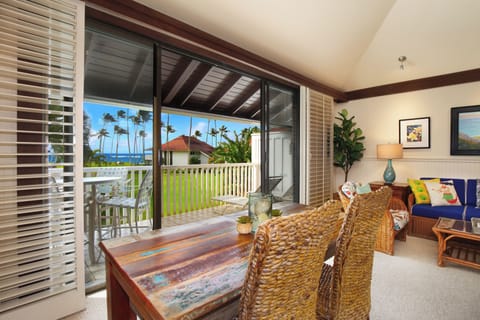 Room, 1 Bedroom, Ocean View (Unit 161 ,1Bath) | In-room dining