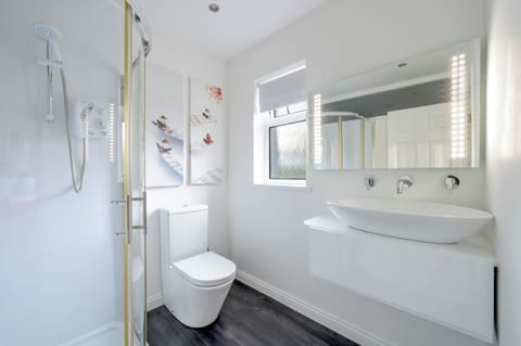 Deluxe Double Room | Premium bedding, individually decorated, individually furnished, desk