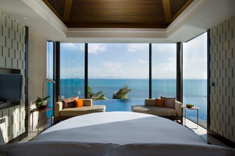 1-Bedroom Conrad Royal Oceanview Pool Villa | Premium bedding, down comforters, pillowtop beds, in-room safe