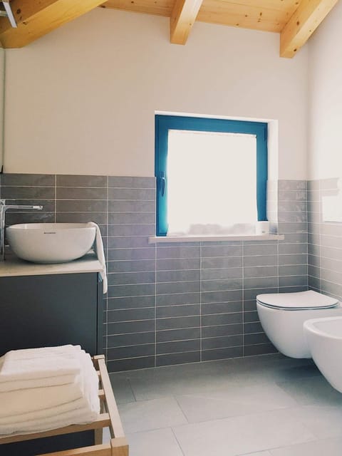 Shower, rainfall showerhead